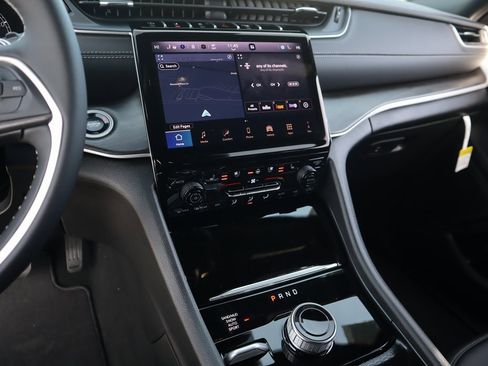 New 2025 Jeep Grand Cherokee L Limited w/ Luxury Tech Group II image 5