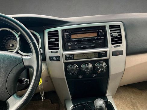 Used 2005 Toyota 4Runner SR5 image 9