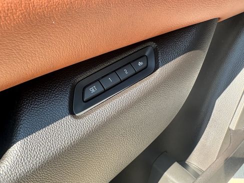 Used 2017 Cadillac Escalade Luxury RWD image 27