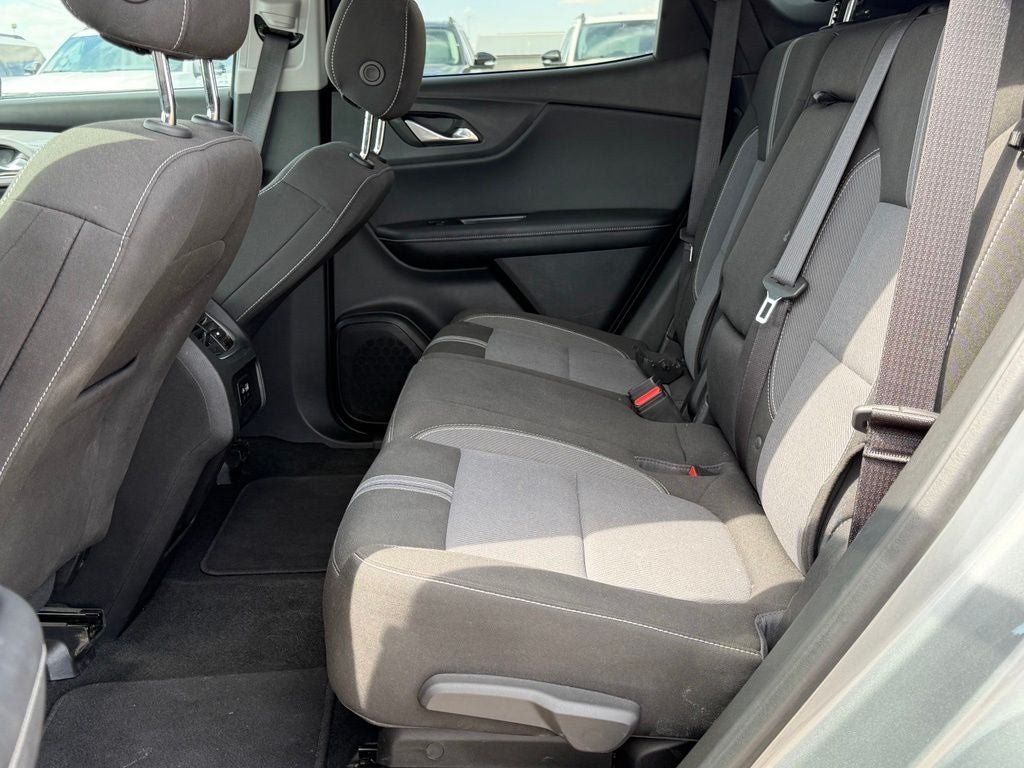 Used 2025 Chevrolet Blazer LT FWD image 12