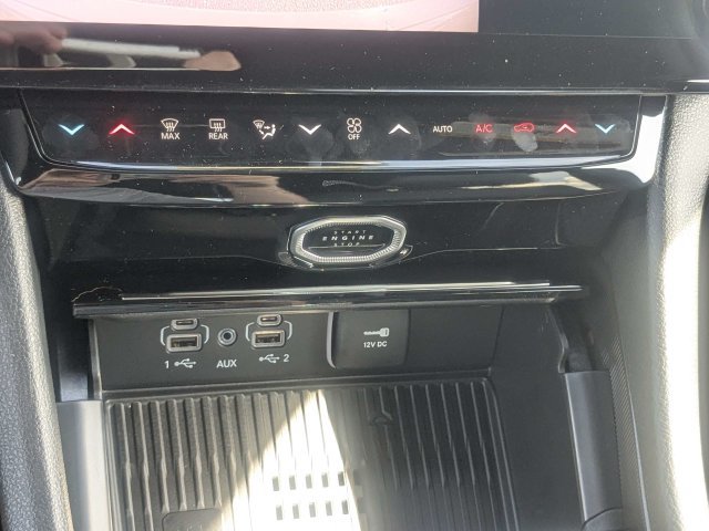 New 2027 Jeep Grand Cherokee Altitude AWD/4WD image 21