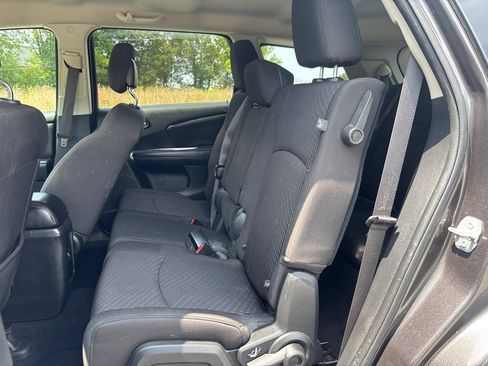Used 2018 Dodge Journey SE w/ Connectivity Group FWD image 14