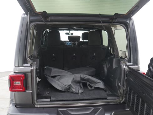 Used 2018 Jeep Wrangler Unlimited Sport S image 15