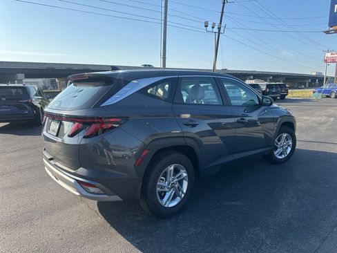 Used 2025 Hyundai Tucson SE image 4