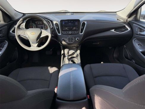 Used 2024 Chevrolet Malibu LT image 2