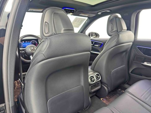 Used 2024 Mercedes-Benz GLC 300 image 41