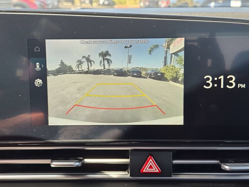 Used 2025 Hyundai Elantra SEL FWD image 18
