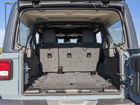 Used 2024 Jeep Wrangler Willys image 39