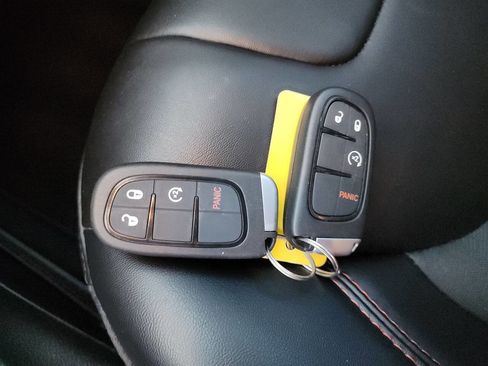 Used 2022 Jeep Cherokee Trailhawk image 30