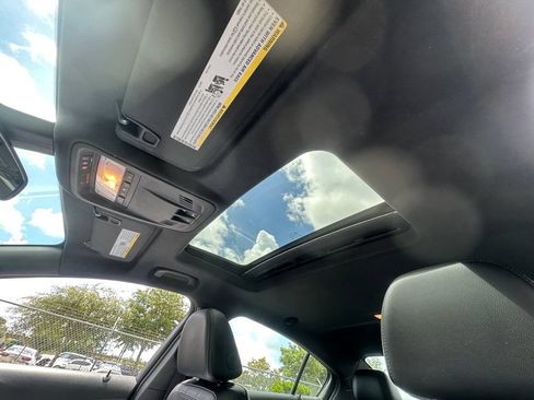 Used 2017 Chevrolet Cruze Premier FWD image 21