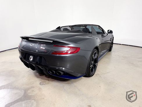 Used 2018 Aston Martin Vanquish S RWD image 13