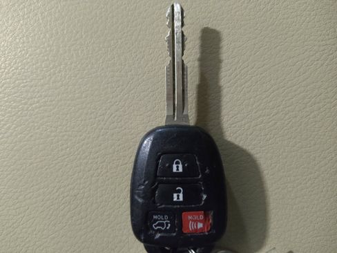 Used 2019 Toyota Highlander Plus image 32