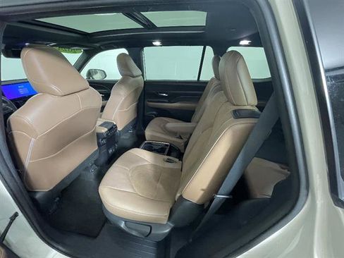 Certified 2024 Toyota Grand Highlander AWD Hybrid image 10
