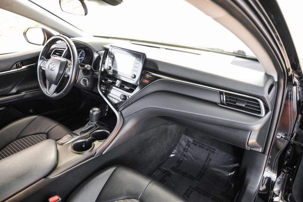 Used 2023 Toyota Camry SE FWD image 9