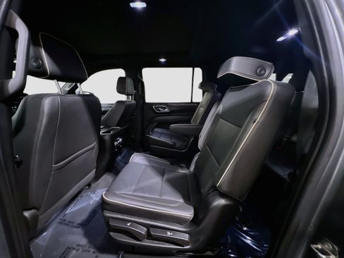Used 2022 GMC Yukon XL SLT w/ SLT Premium Package AWD/4WD image 18