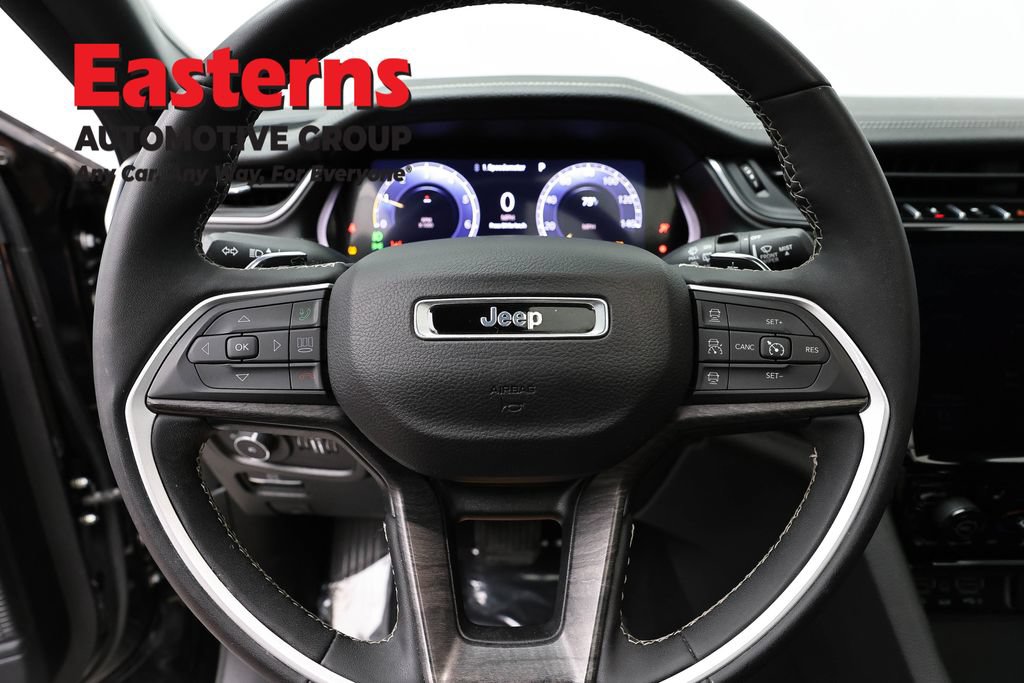 Used 2024 Jeep Grand Cherokee L Limited w/ Luxury Tech Group II AWD/4WD image 11