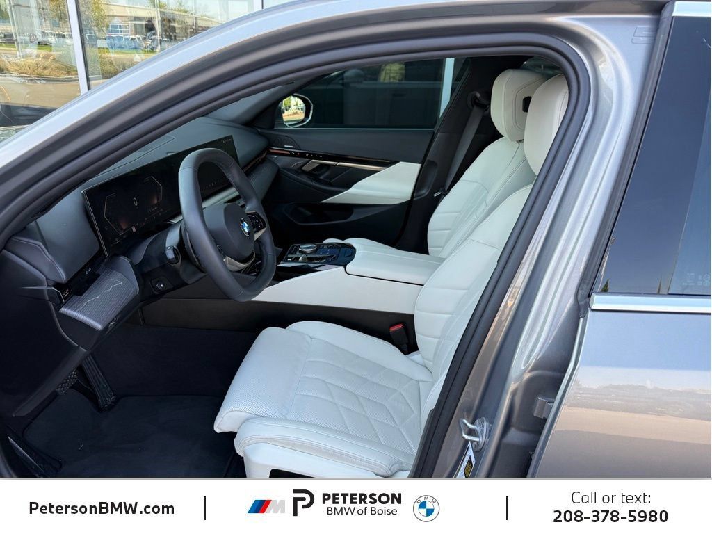 Used 2024 BMW 530i w/ Premium Package RWD image 13