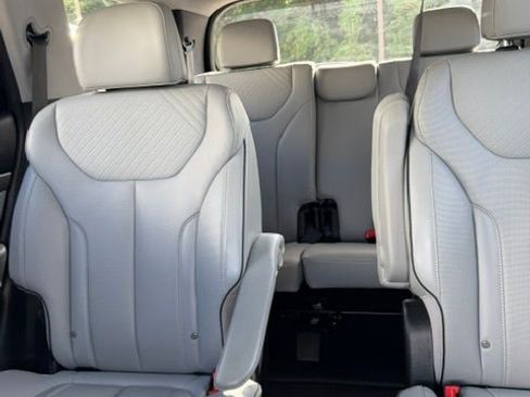 Used 2024 Hyundai Palisade SEL FWD image 17