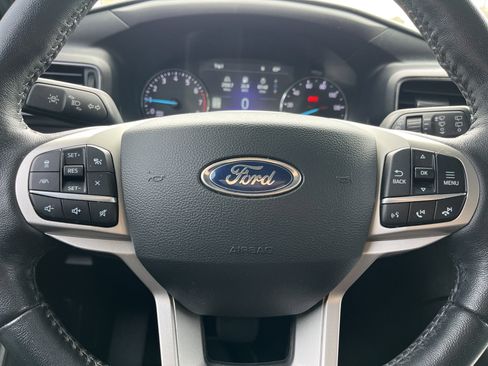 Used 2022 Ford Explorer XLT w/ Equipment Group 202A image 12