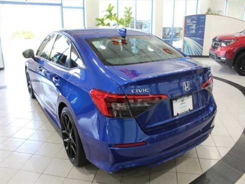 Used 2023 Honda Civic Sport image 7