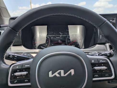 Certified 2023 Kia Sorento S FWD image 35