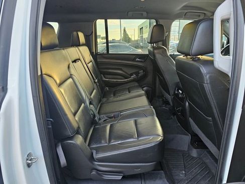 Used 2018 Chevrolet Suburban LT image 15
