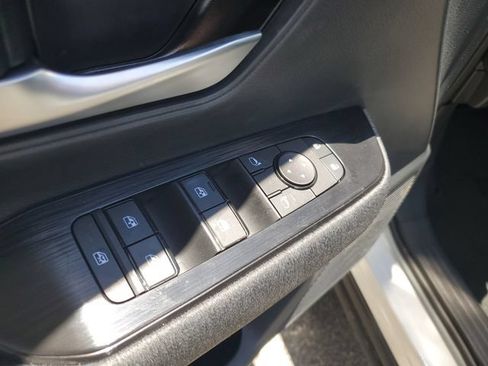 Used 2026 Nissan Kicks SV FWD image 25