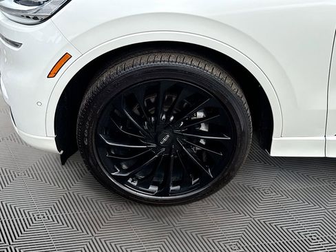 Used 2023 Lincoln Aviator Black Label w/ Jet Package image 36