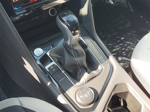 New 2026 Volkswagen Taos SE image 26