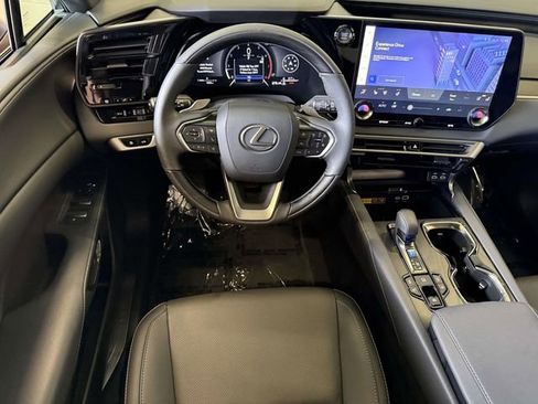 Used 2025 Lexus RX 350 Premium w/ Accessory Package AWD/4WD image 4