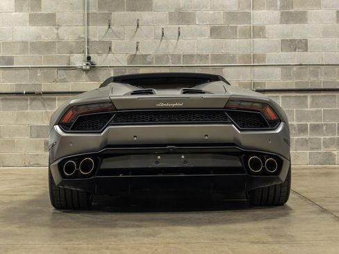 Used 2017 Lamborghini Huracan LP 580-2 RWD image 12