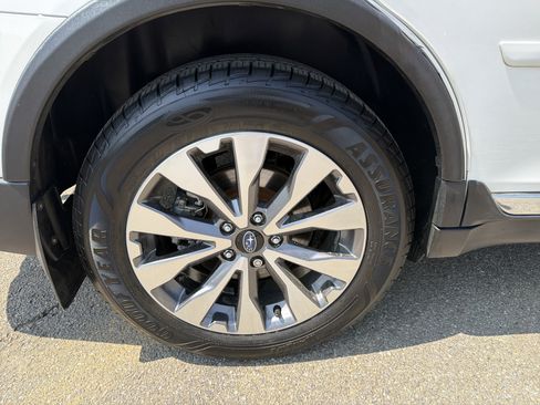 Used 2018 Subaru Outback 3.6R Touring w/ Popular Package #3 image 17