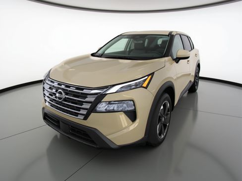 Used 2025 Nissan Rogue SV FWD image 3