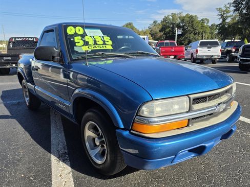 Used 2000 Chevrolet S10 Pickup LS w/ Preferred Equipment Group image 8
