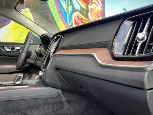 Used 2023 Volvo S60 B5 Ultimate image 37