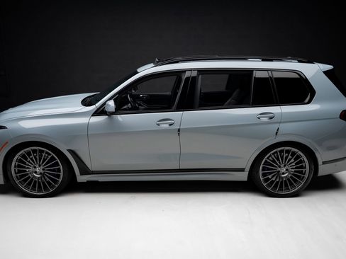 Used 2024 BMW ALPINA XB7 AWD/4WD image 17