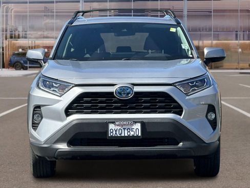 Used 2020 Toyota RAV4 XLE w/ XLE Grade Weather Package image 6