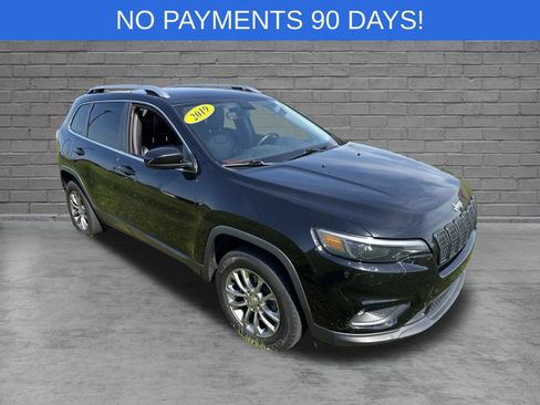 Used 2019 Jeep Cherokee Latitude Plus w/ Comfort/Convenience Group AWD/4WD image 1
