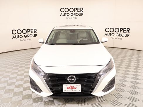 Used 2023 Nissan Altima 2.5 SL FWD image 9