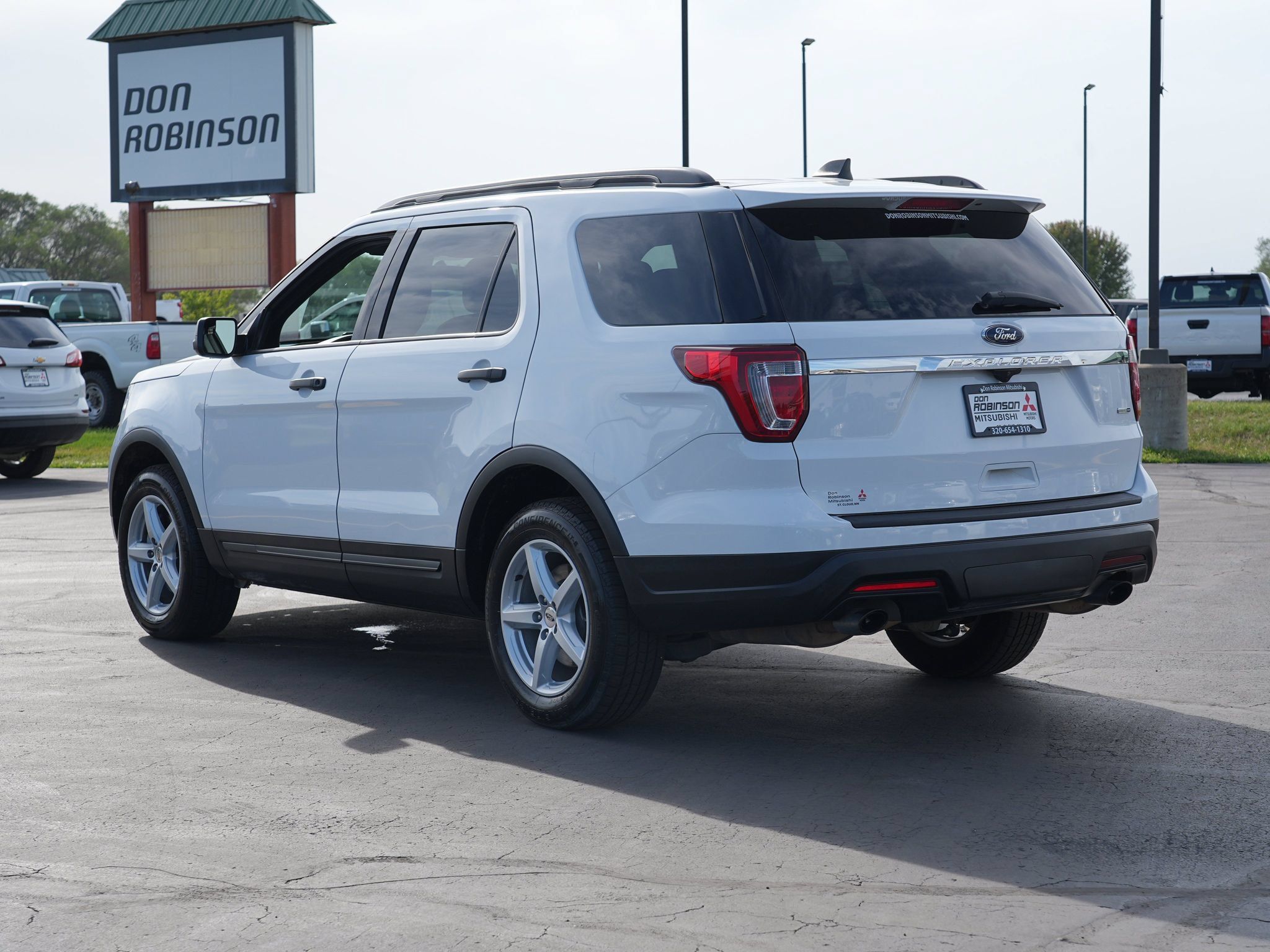 Used 2018 Ford Explorer 4WD w/ Class II Trailer Tow Package image 6