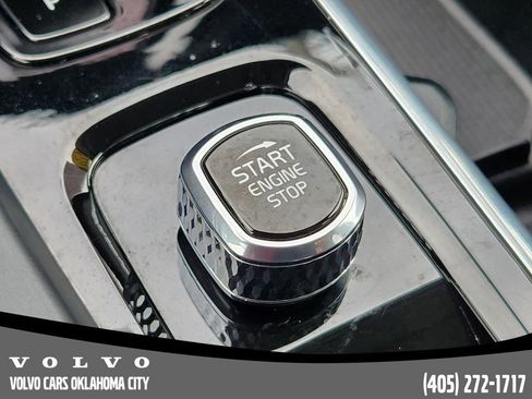 Certified 2025 Volvo XC60 T8 Plus w/ Protection Package Premier image 20