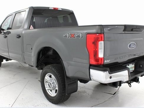 Used 2017 Ford F250 XLT w/ XLT Value Package image 4