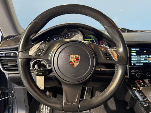 Used 2013 Porsche Panamera S image 16