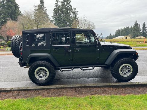 Used 2015 Jeep Wrangler Unlimited Sport image 6