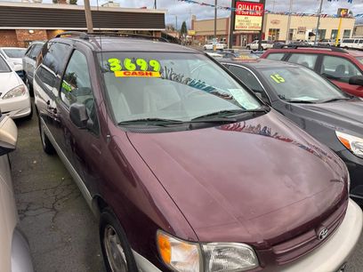 Used 1999 Toyota Sienna LE