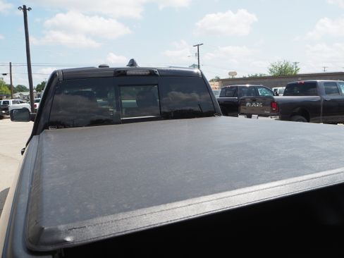 New 2025 RAM 1500 Limited image 10