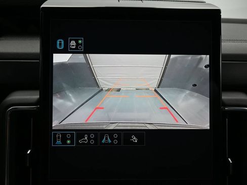 Used 2025 GMC Yukon XL Denali AWD/4WD image 22