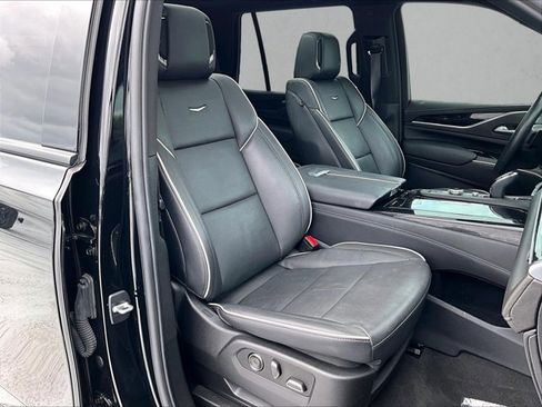 Used 2024 Cadillac Escalade Sport w/ LPO, ONYX Package AWD/4WD image 9