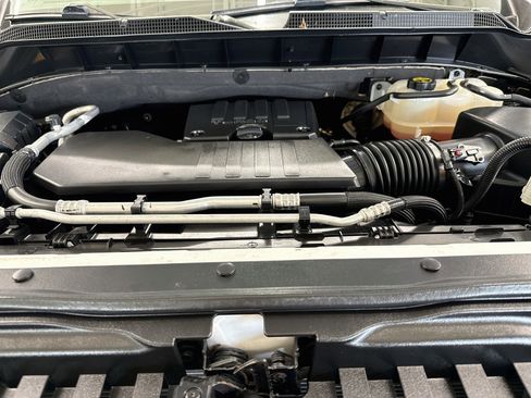 Used 2024 Chevrolet Silverado 1500 LT AWD/4WD image 32