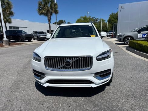 Used 2023 Volvo XC90 B6 Plus image 6